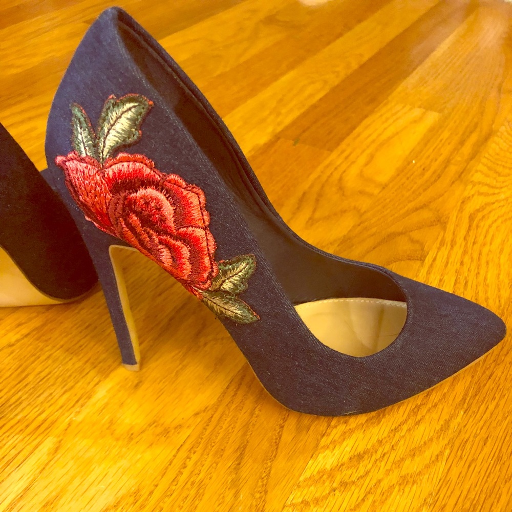 Denim pump